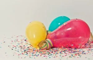 Bursdagsballonger i ulike farger
